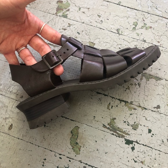 90’s Platform Leather Sandals - Picture 2 of 7